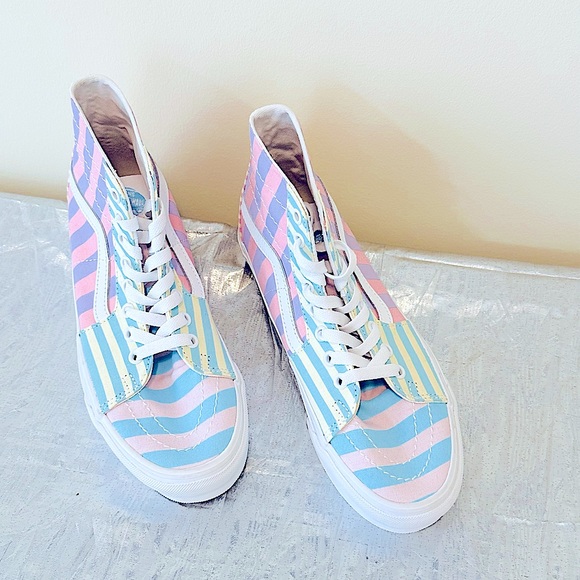 NEW VANS Unisex High Top Striped Pastel Colors W/8 or M/6.5 &  EUR 38.5 - Picture 3 of 11